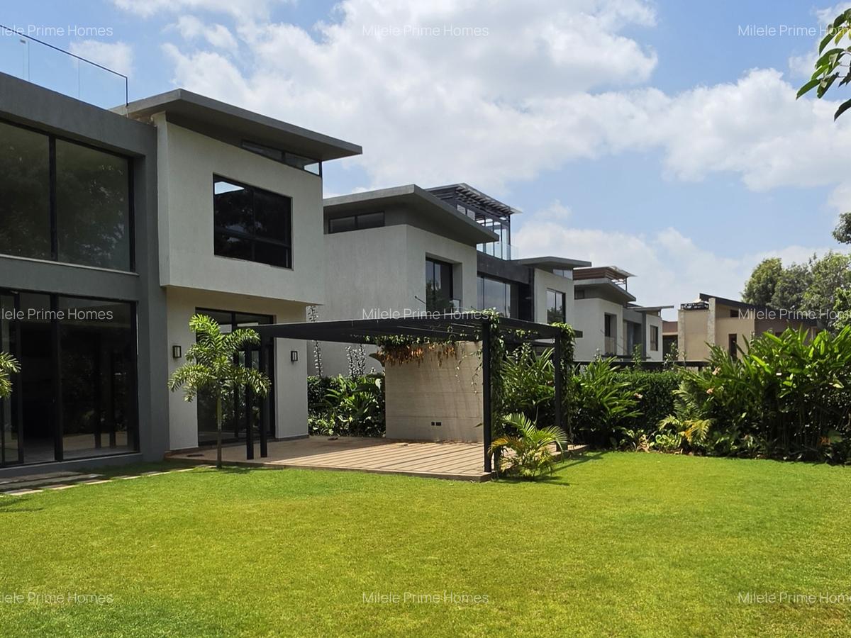 4 Bed Villa with En Suite at Tala Road - 8