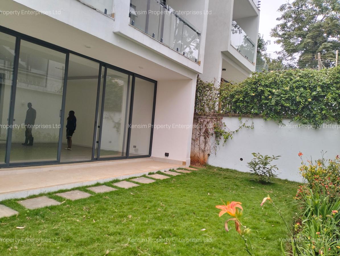 5 Bed Townhouse with En Suite in Lavington - 1