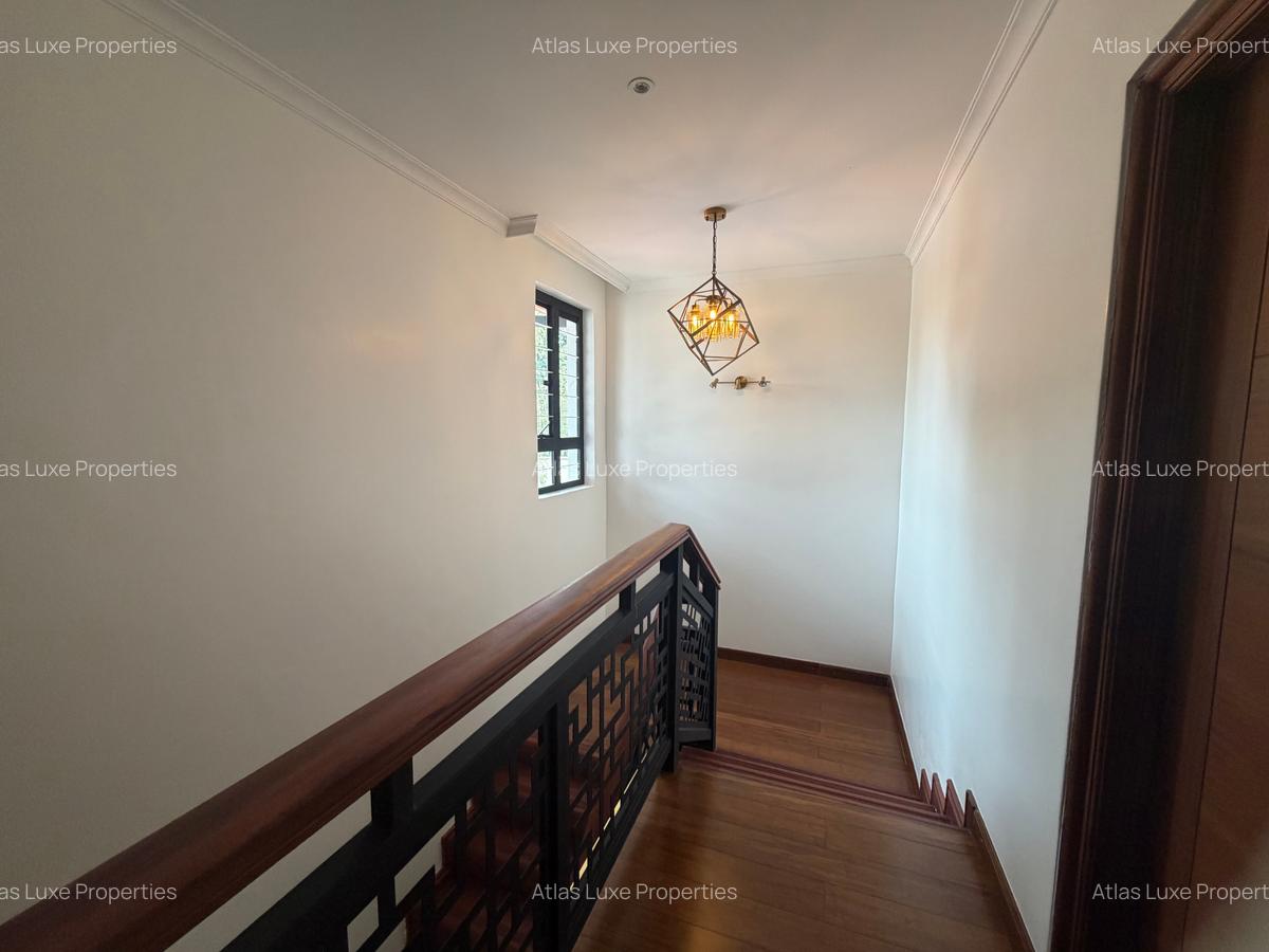 5 Bed House with En Suite at Old Runda - 12