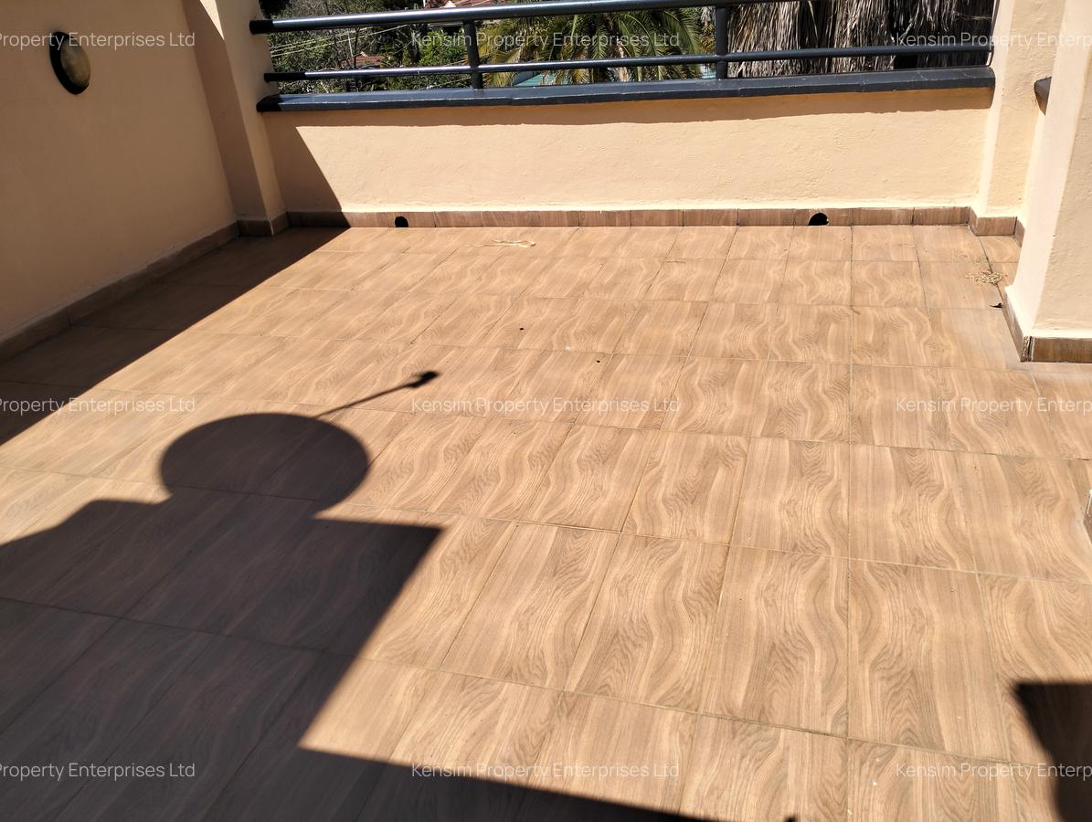 5 Bed Townhouse with En Suite in Lavington - 18