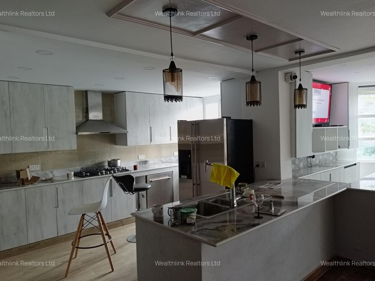 6 Bed House with En Suite at Runda - 17