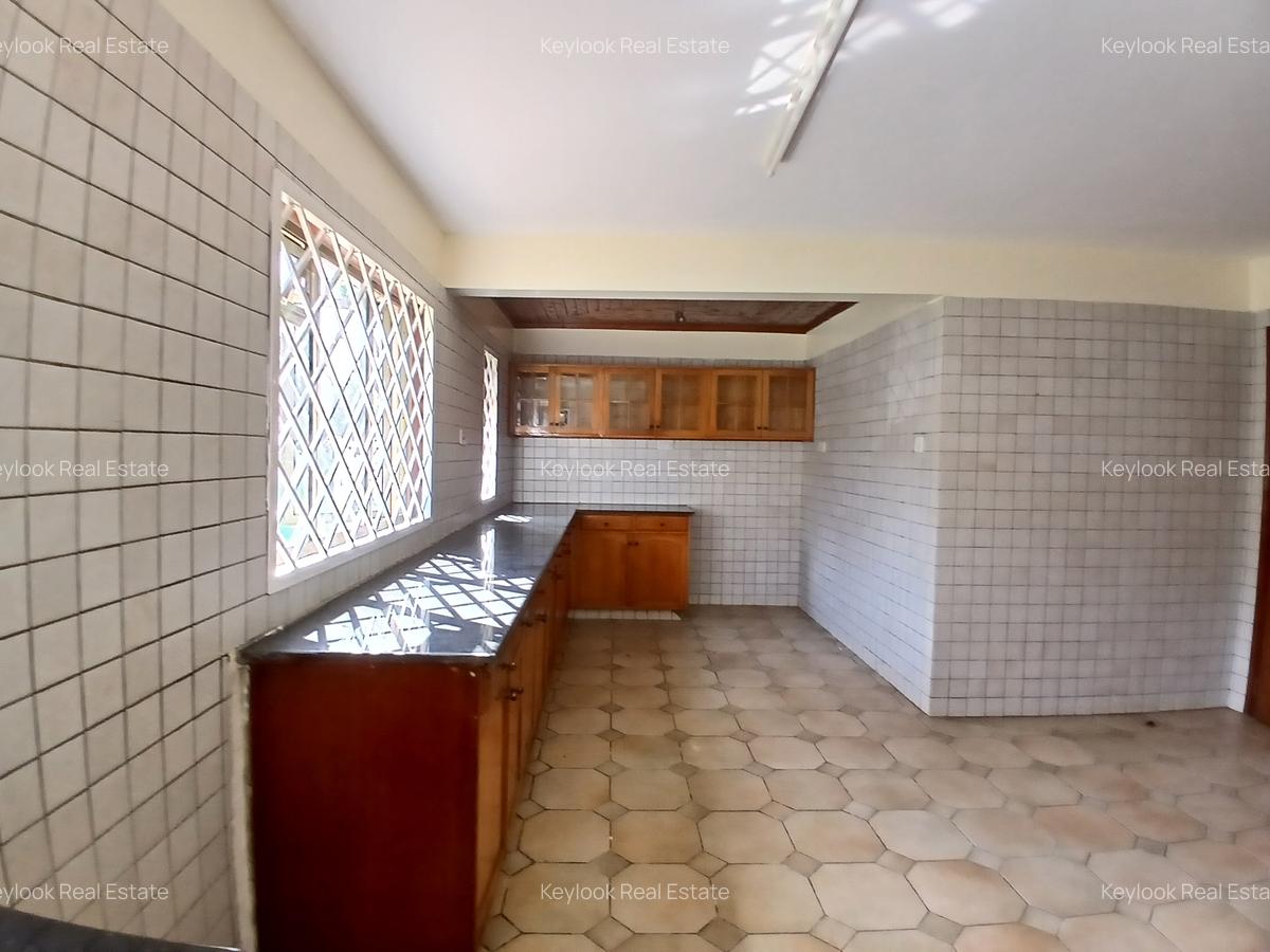 4 Bed Townhouse with En Suite at Lavington Green - 19
