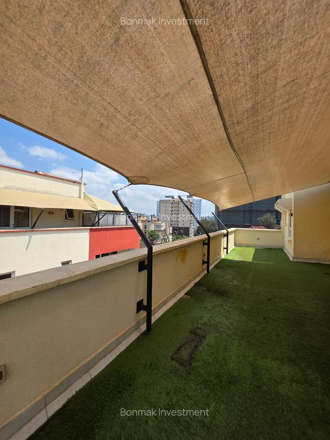 4 Bed Apartment with En Suite at Brookside Drive - 2