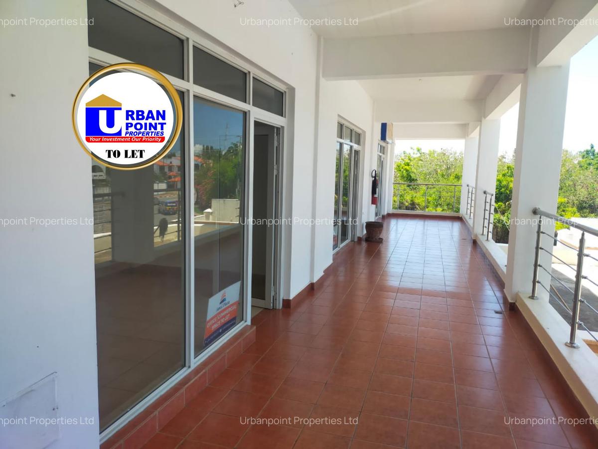 Office with Parking in Nyali Area - 5