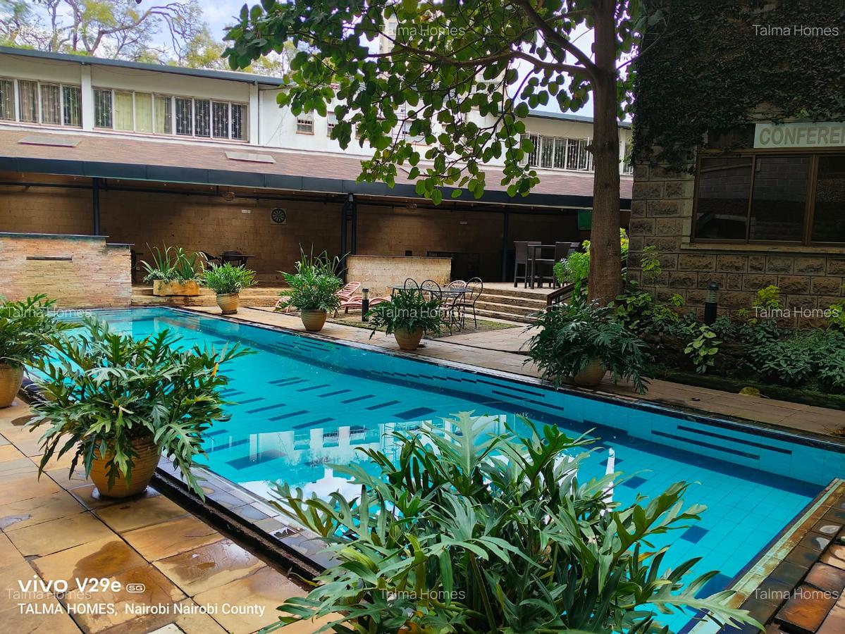 Serviced 2 Bed Apartment with En Suite at Near Sarit Centre - 7