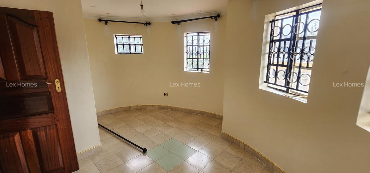 4 Bed House with En Suite at Masai Lodge - 11