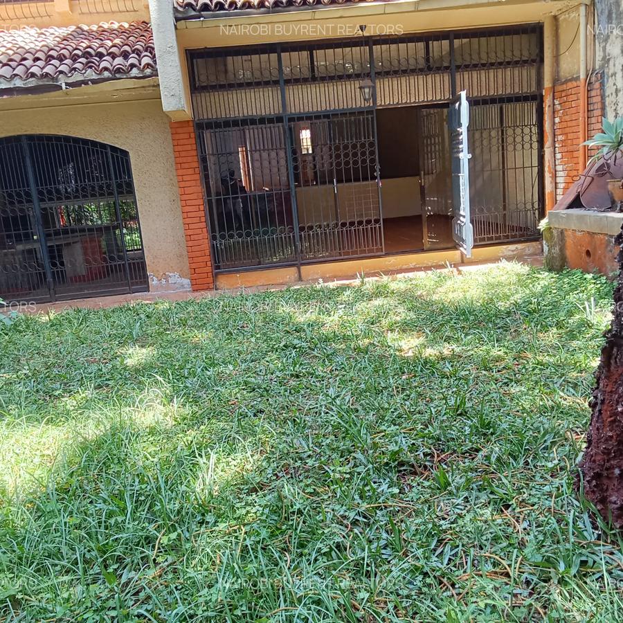 5 Bed Townhouse with En Suite in Westlands Area - 12