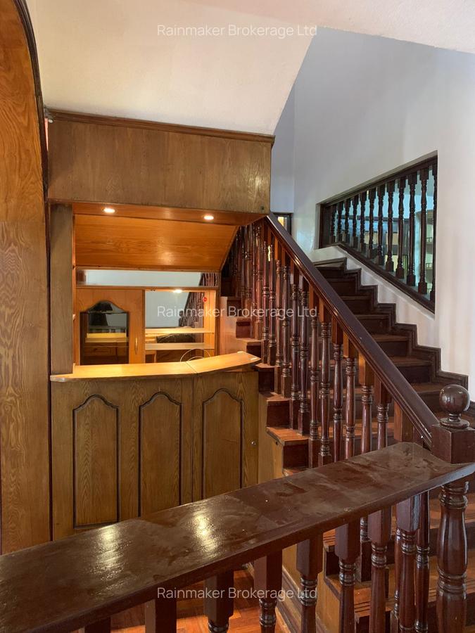 5 Bed Townhouse with En Suite in Runda - 14
