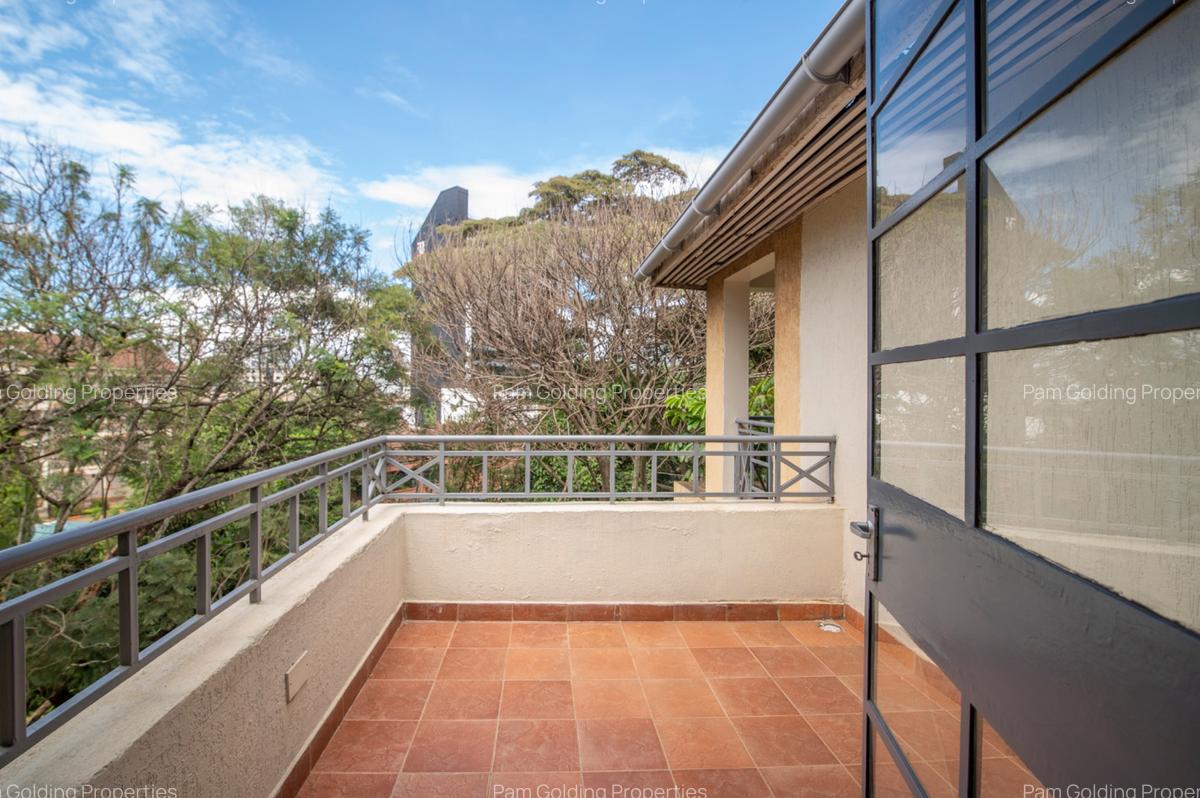 3 Bed Apartment with En Suite at Westlands Avenue - 4