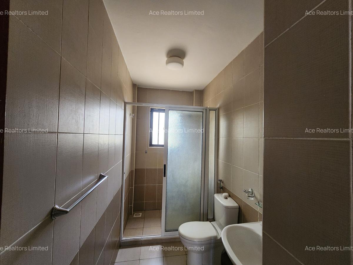 3 Bed Apartment with En Suite at Hatheru Road - 9