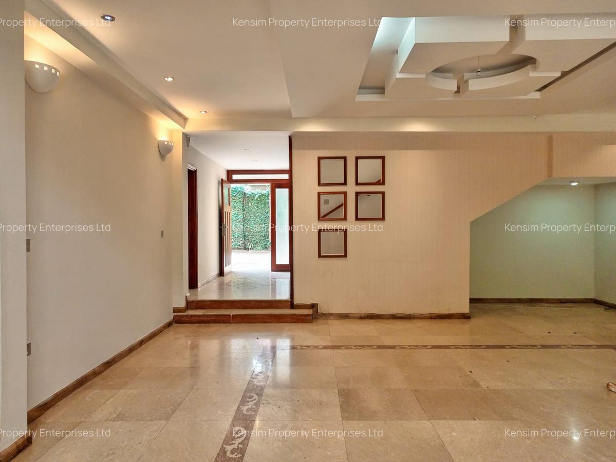 5 Bed Townhouse with En Suite in Lavington - 4