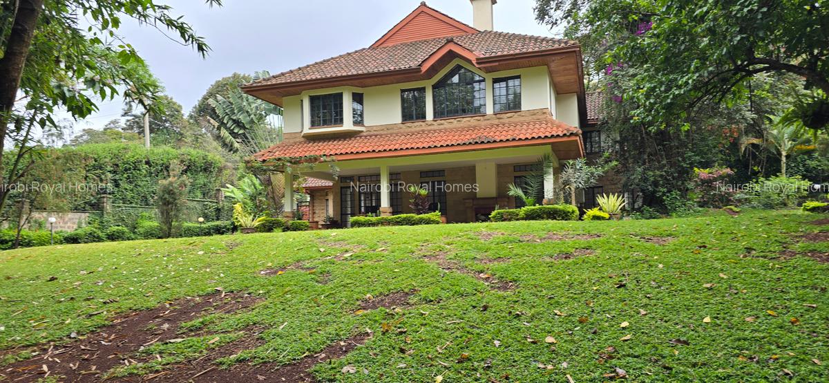 5 Bed House with En Suite at Rosslyn Park - 2