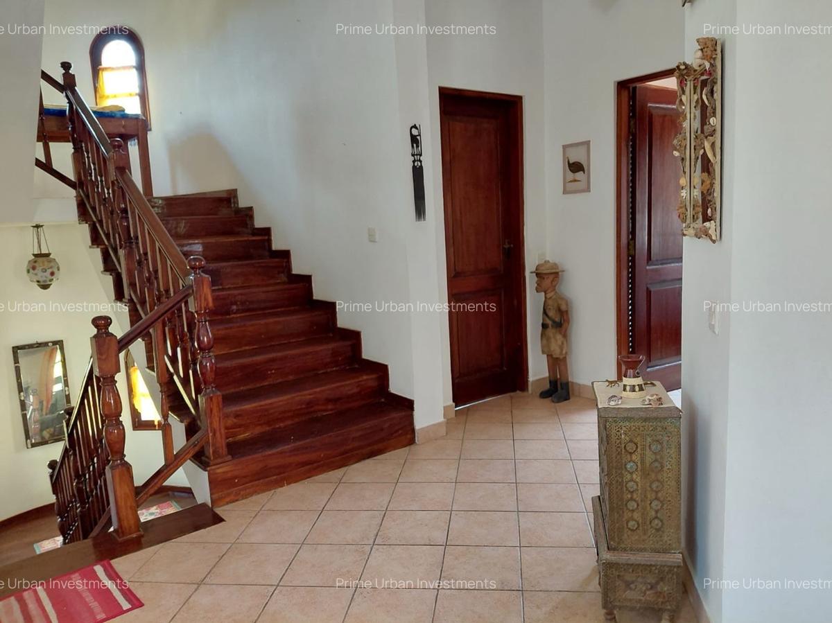 4 Bed House with En Suite at Watamu Beach - 3