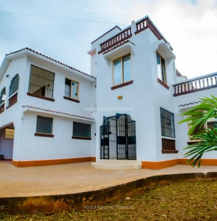4 Bed Villa with En Suite at Shanzu - 3