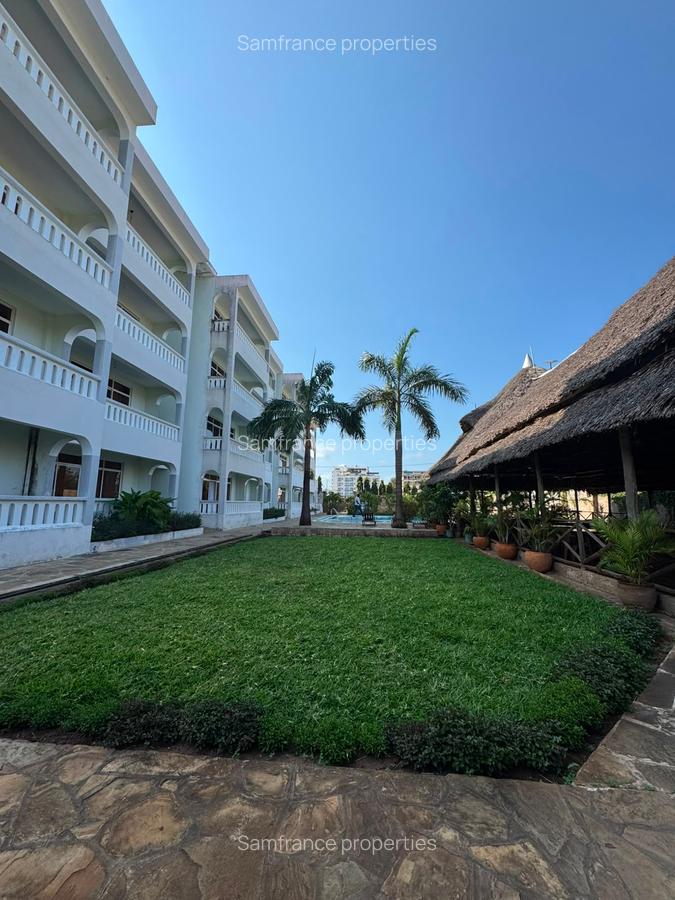 1 Bed Apartment with En Suite at Serena Road - 1