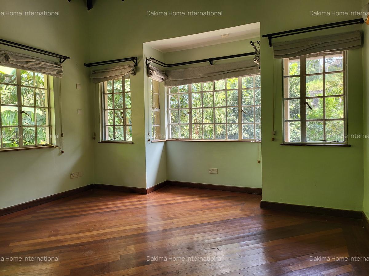 5 Bed Townhouse with En Suite in Rosslyn - 13