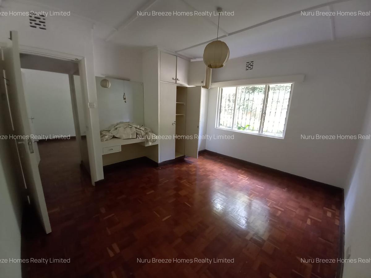 4 Bed House with En Suite in Spring Valley - 18