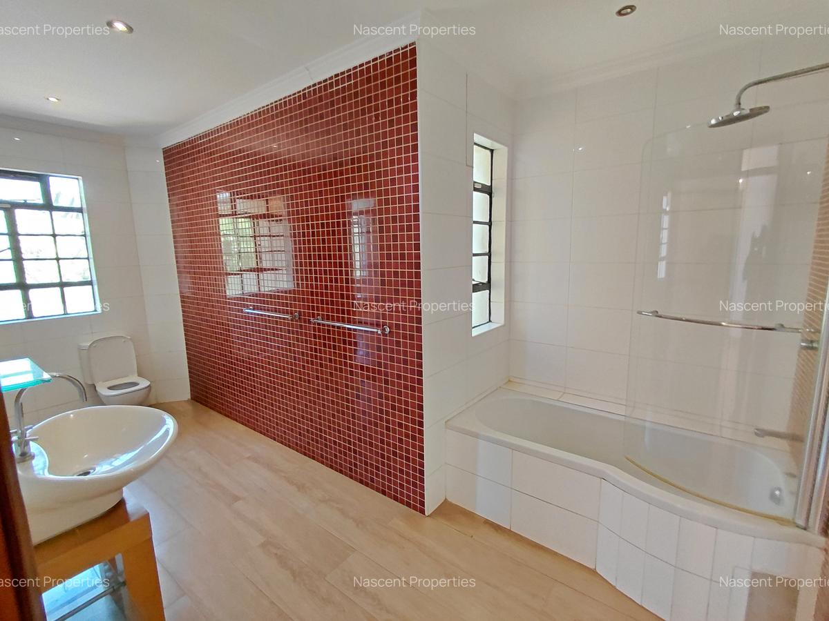 4 Bed Villa with En Suite in Runda - 16