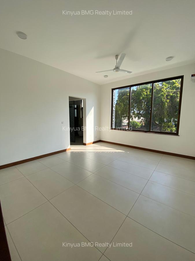 4 Bed Villa with En Suite in Nyali Area - 8