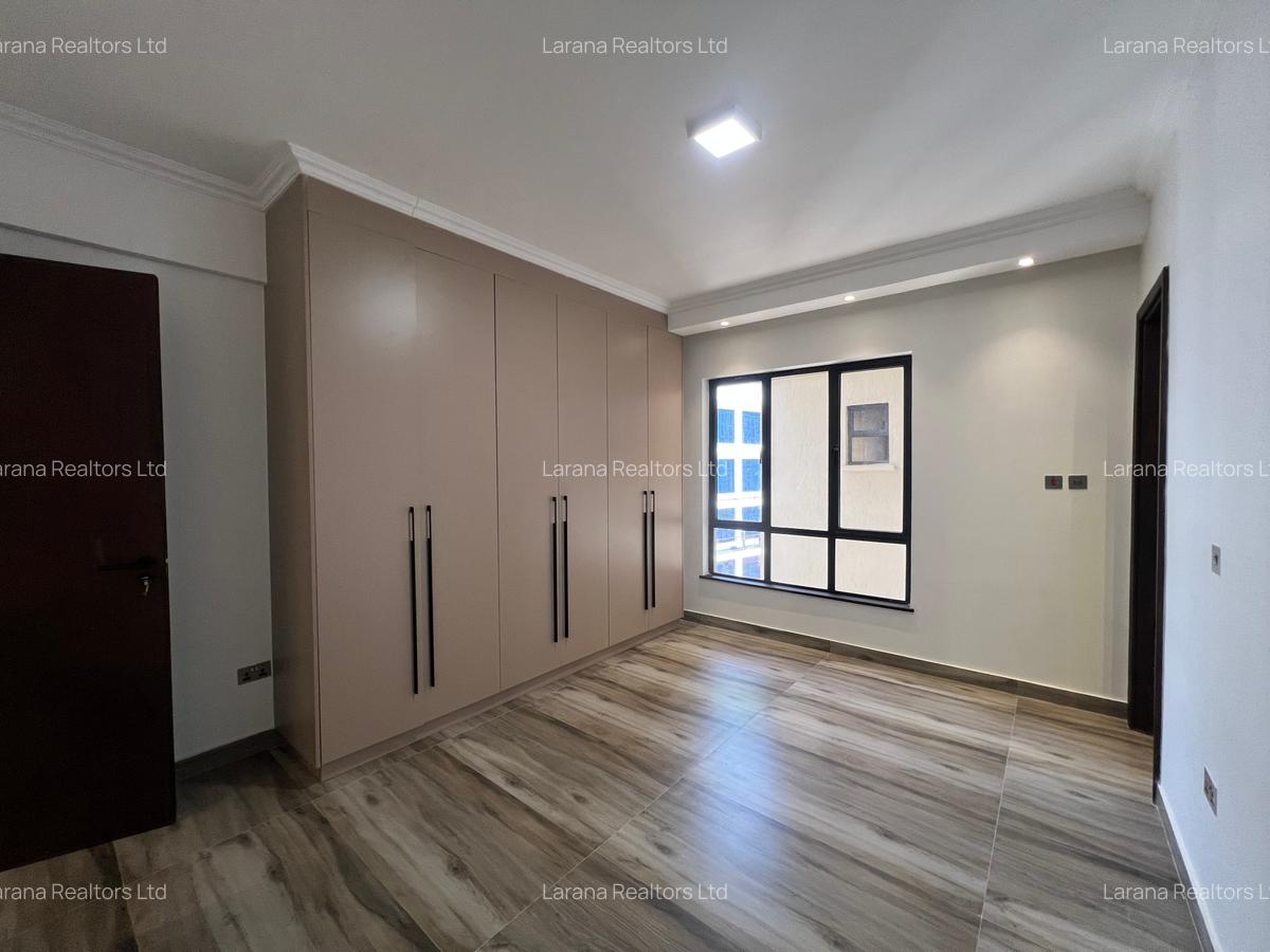 2 Bed Apartment with En Suite at Brookside Dr - 6