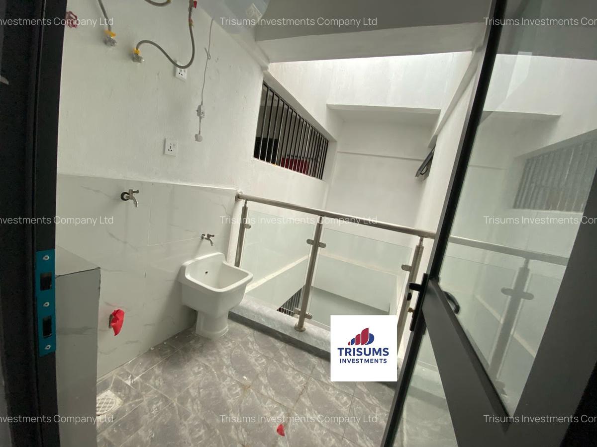 3 Bed Apartment with En Suite at Prp7+494 - 14