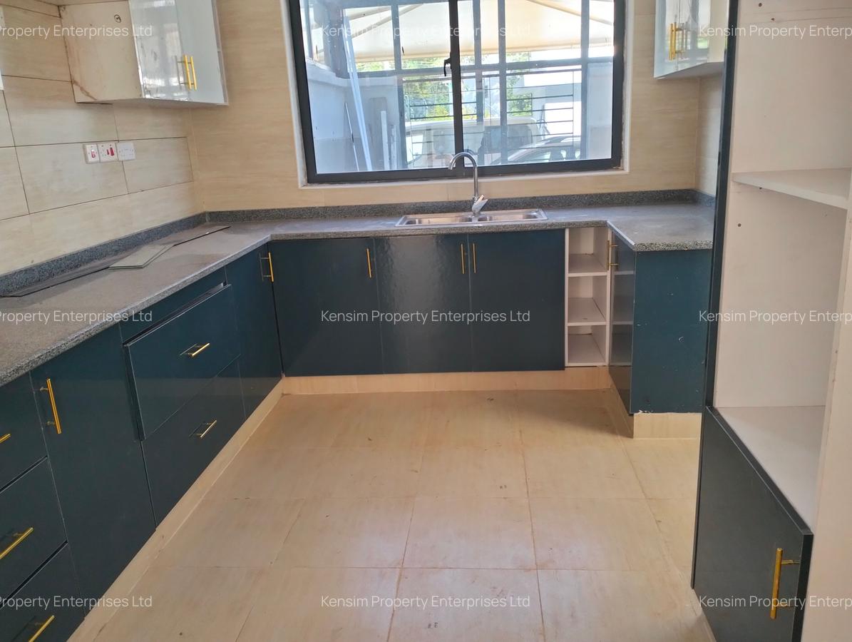4 Bed Townhouse with En Suite in Lavington - 14