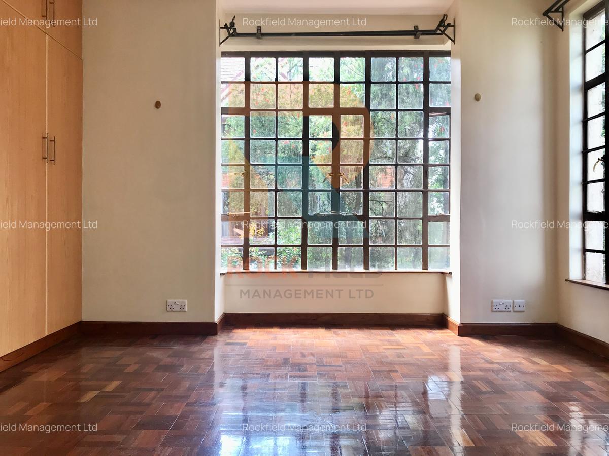 2 Bed Apartment with En Suite in Brookside - 17