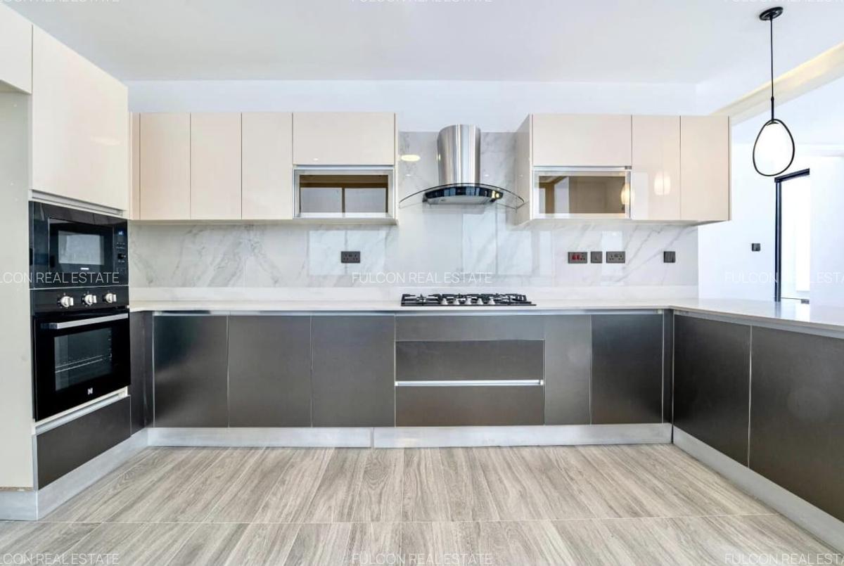 5 Bed Villa with En Suite in Lavington - 13