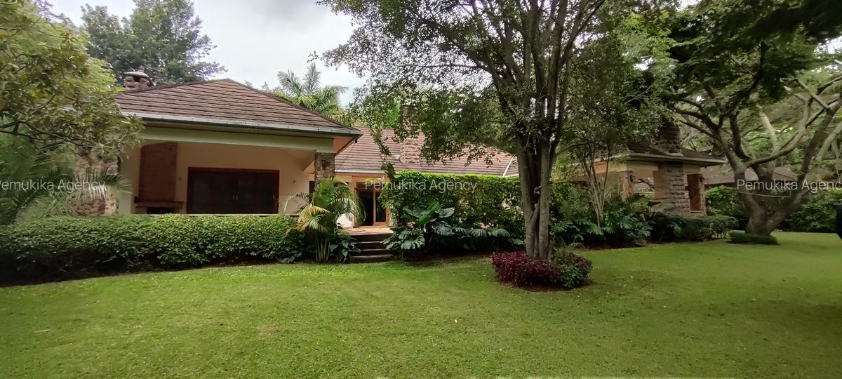 3 Bed House with En Suite at Windyridge - 1