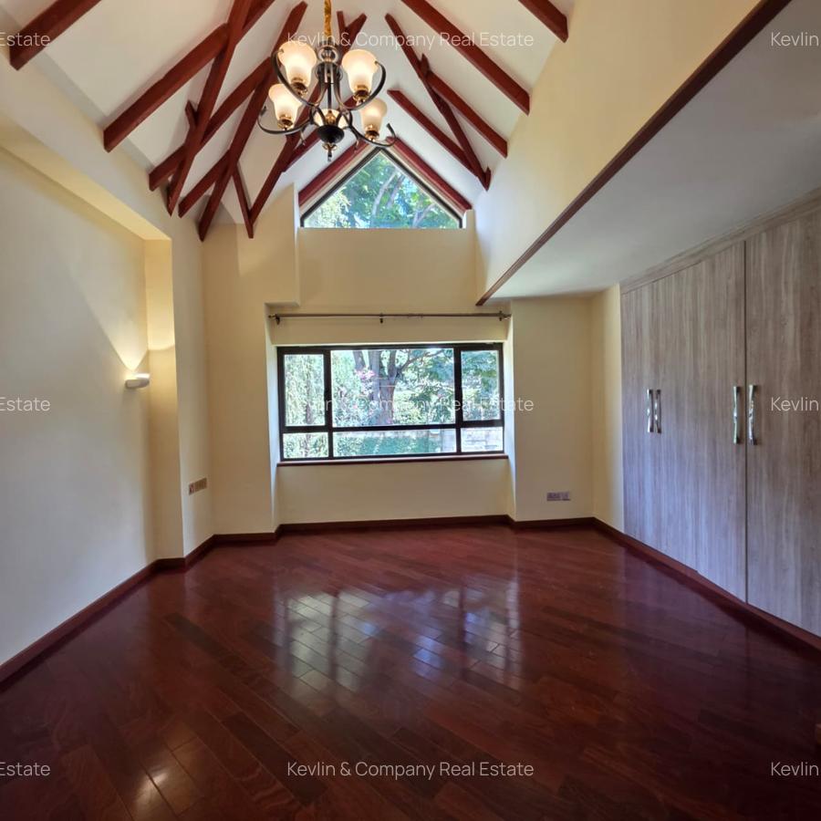 5 Bed Villa with En Suite in Lavington - 11