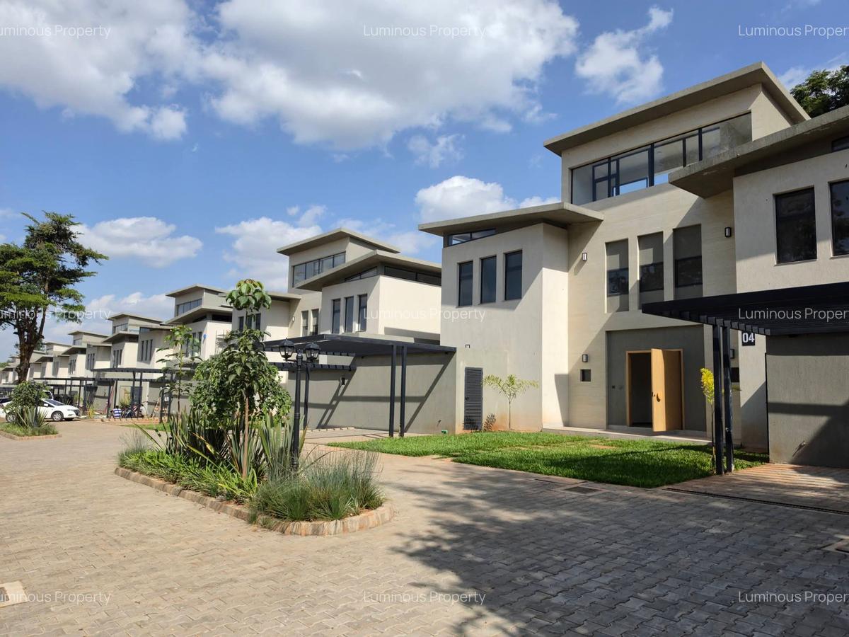4 Bed Townhouse with En Suite at Runda - 2