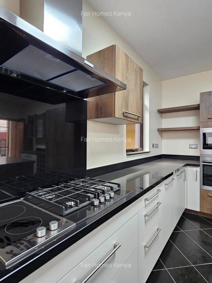 5 Bed Townhouse with En Suite at Lavington Green - 15