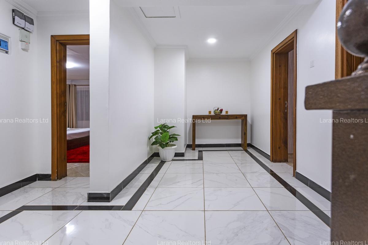 6 Bed House with En Suite at Hillcrest Dr - 10