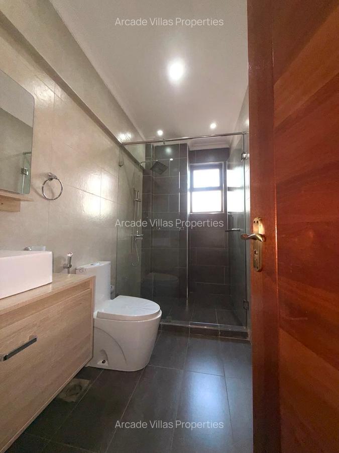 3 Bed Apartment with Staff Quarters in Kilimani - 10