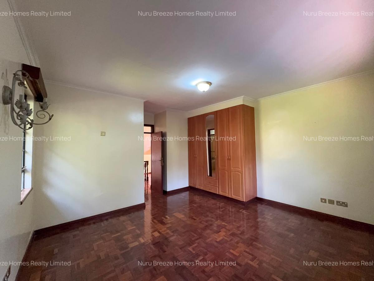 4 Bed Townhouse with En Suite in Kitisuru - 17