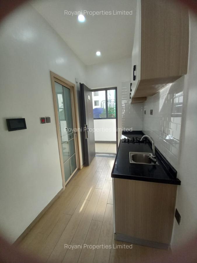 Studio Apartment with Swimming Pool in Kilimani - 5