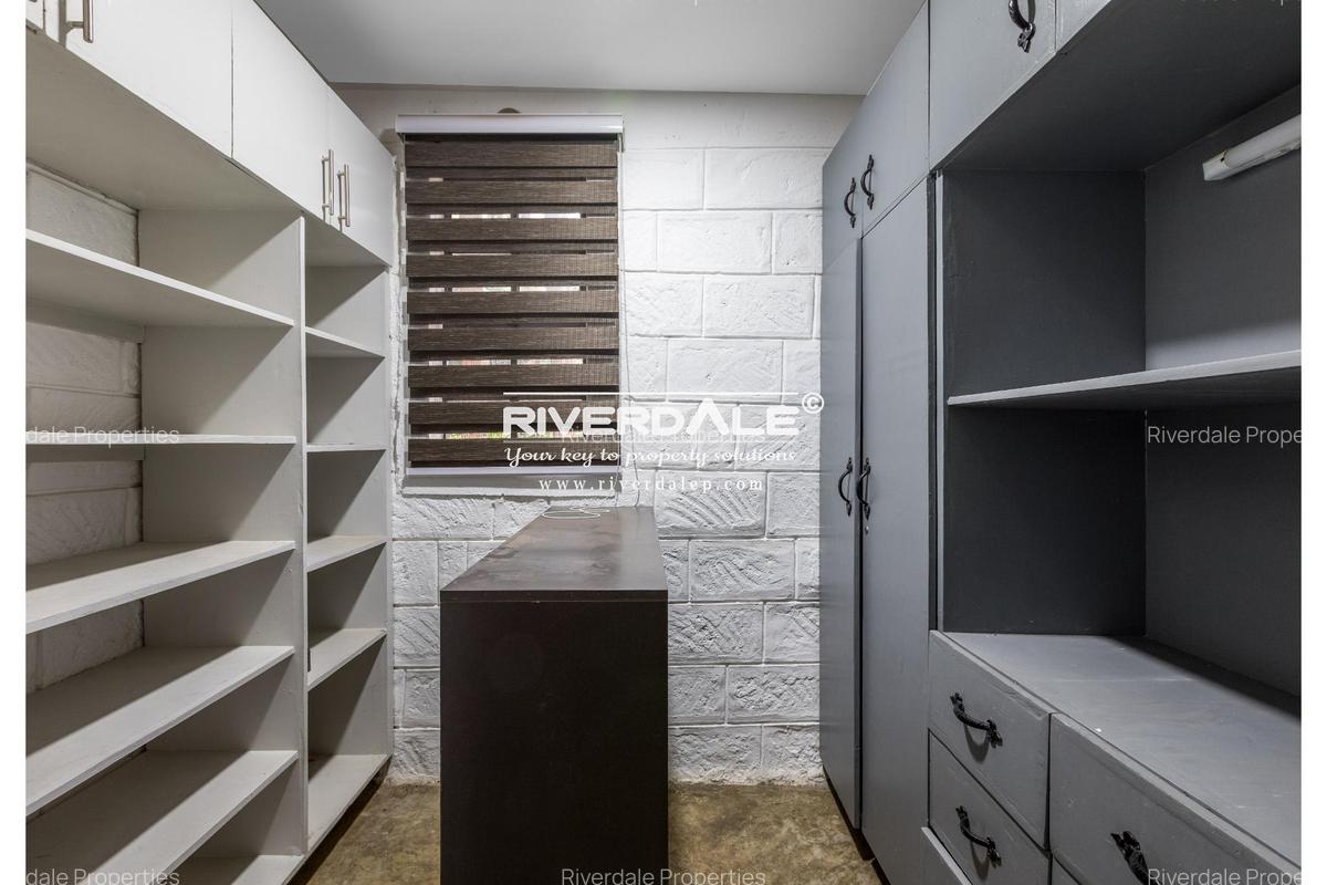 Office with Parking in Kileleshwa - 6