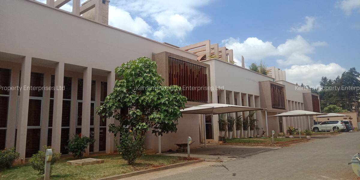 5 Bed Townhouse with En Suite in Lavington - 1