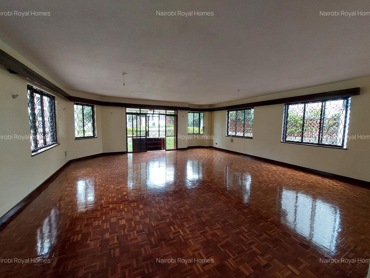 6 Bed Townhouse with En Suite at Algeyo 66 - 6