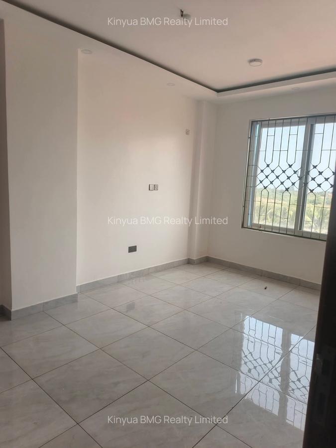Serviced 4 Bed Apartment with En Suite at Beach Road - 7