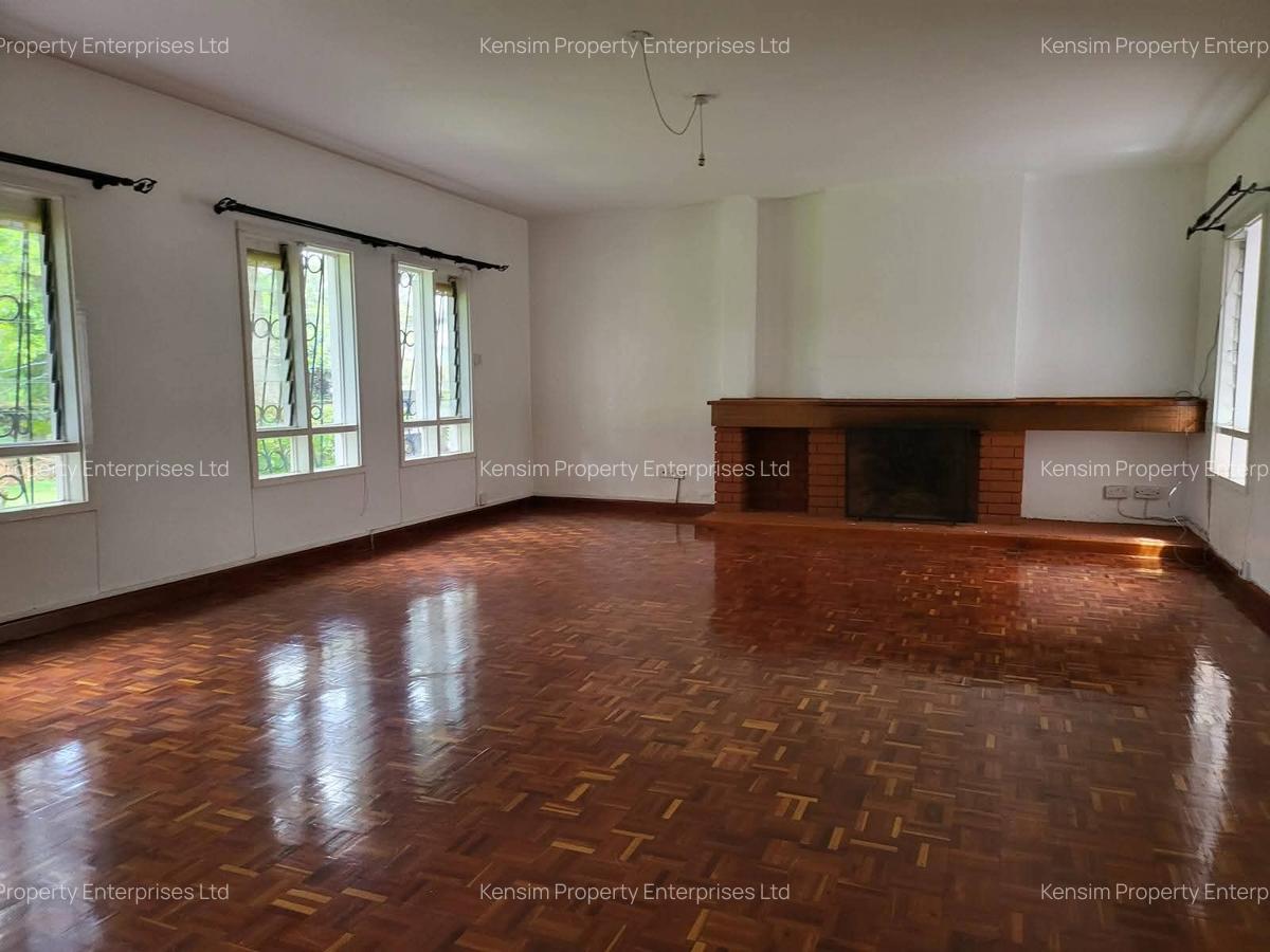 4 Bed Townhouse with En Suite in Hill View - 10