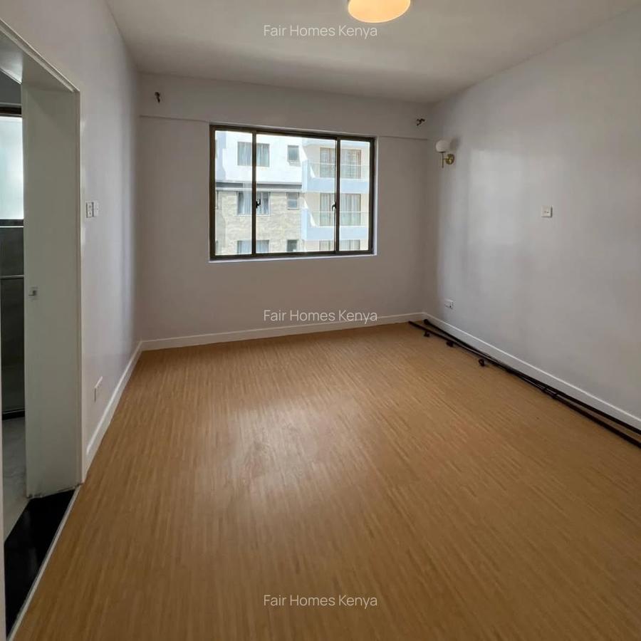4 Bed Apartment with En Suite at Hatheru Road - 13