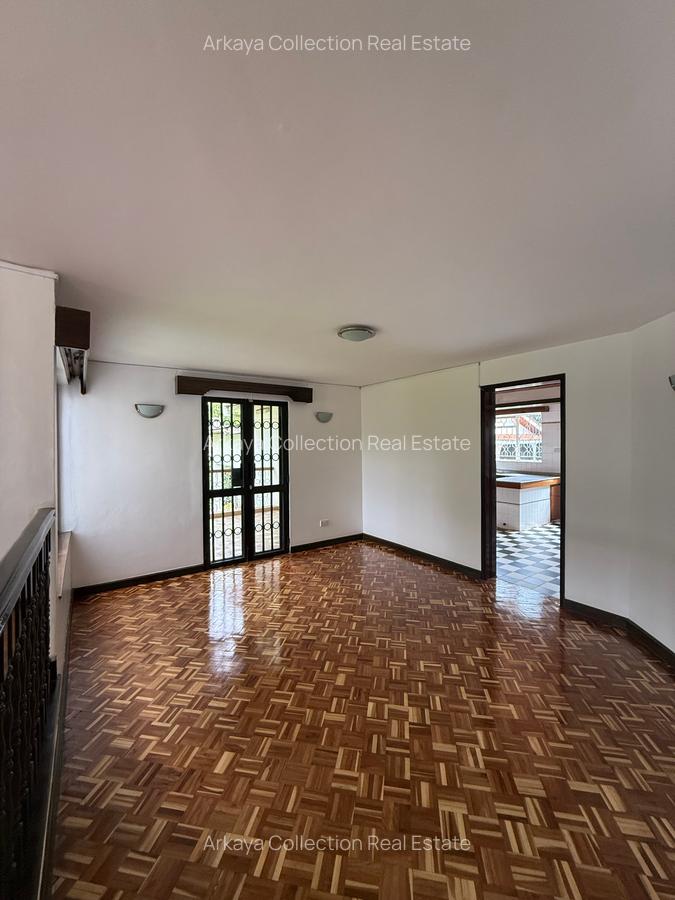 5 Bed House with En Suite in Gigiri - 11