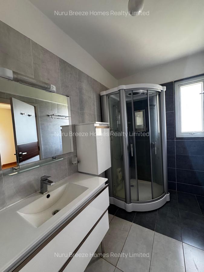 3 Bed Apartment with En Suite in Westlands Area - 9