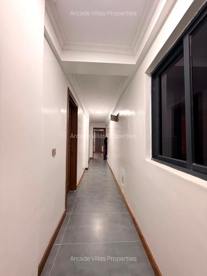 4 Bed Apartment with En Suite in Kilimani - 10