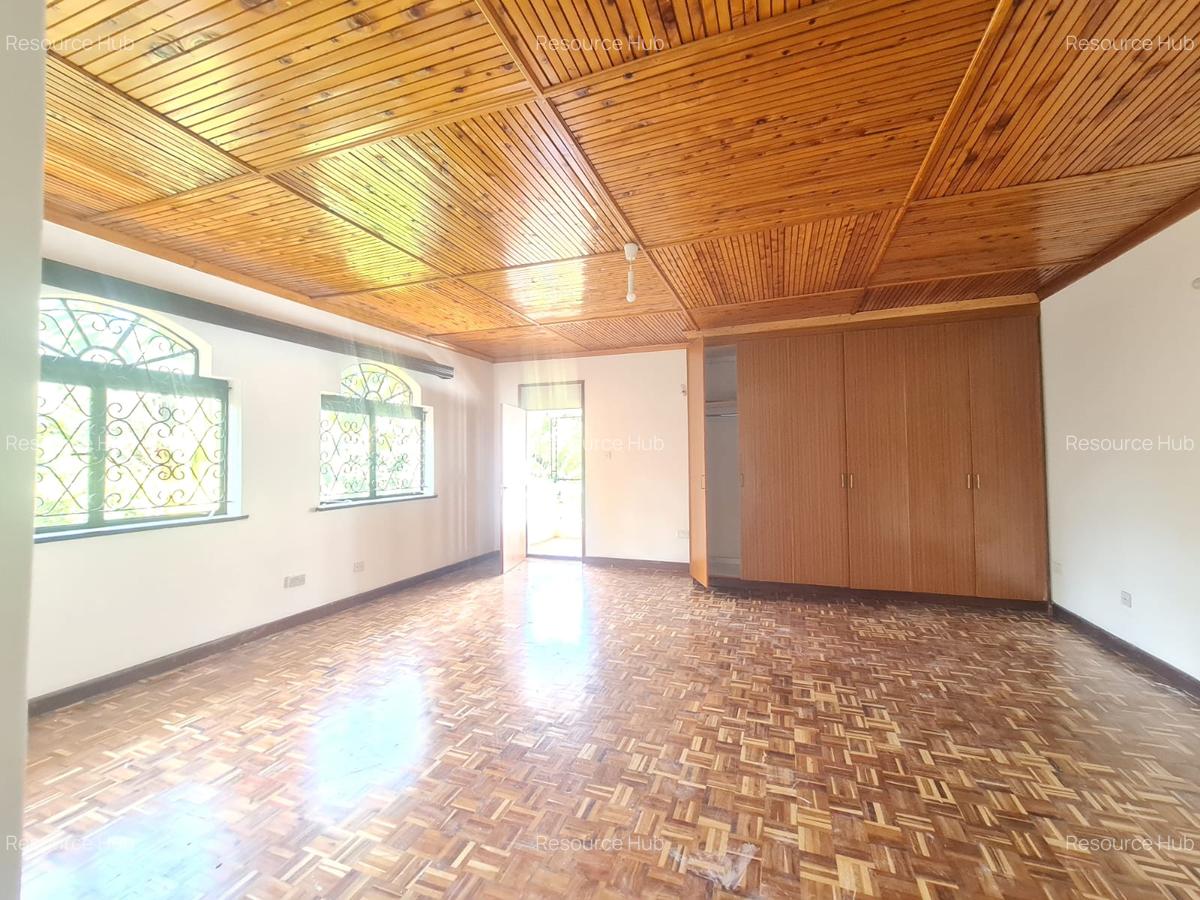 6 Bed House with En Suite at Nyari - 14