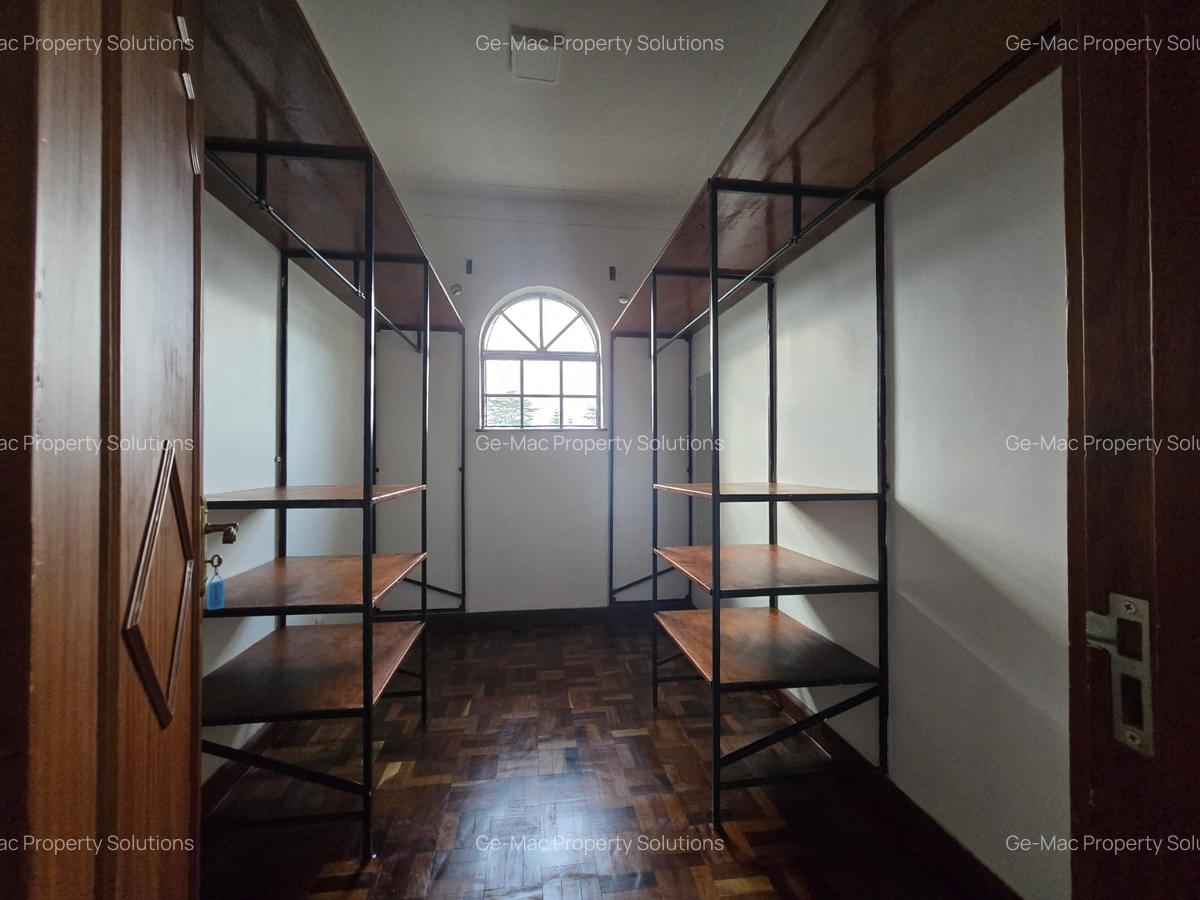 5 Bed House with En Suite in Nyari - 8