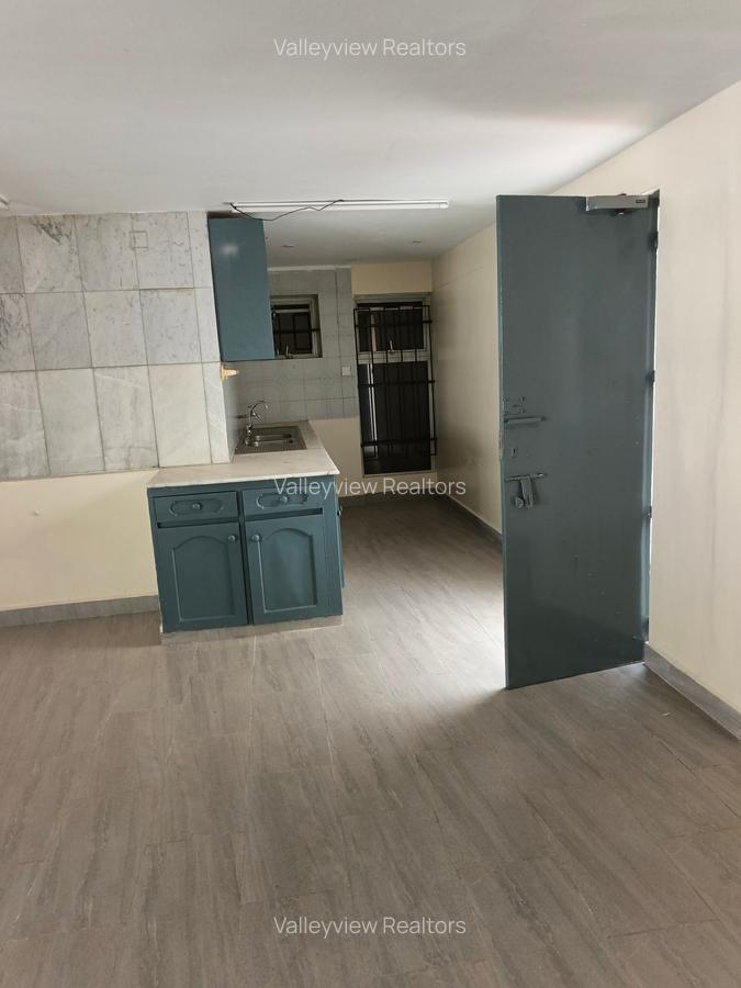 2,120 ft² Office with Service Charge Included at Lavington - 6