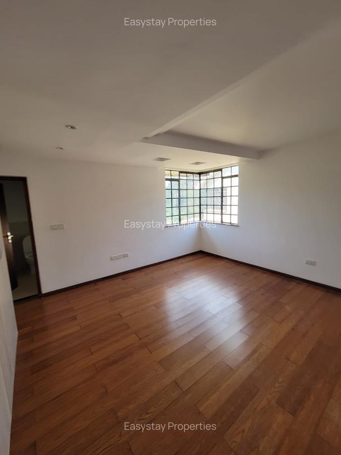 4 Bed Townhouse with En Suite in Kitisuru - 9