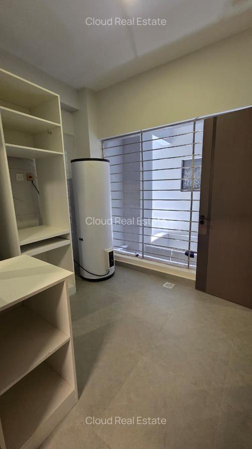 3 Bed Apartment with En Suite in Parklands - 6